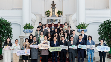 賴清德總統接見「青年百億海外圓夢基金計畫」首批獲選代表，為臺灣青年築夢的翅膀