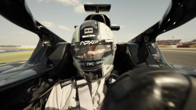 真實至上！《F1》全新預告發布，導演透露：劇組拚命抓住賽事空擋，只為在賽道上進行現場拍攝