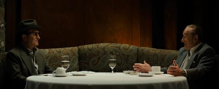 【影評】HBO Max《黑道中人》:勞勃狄尼洛一人分飾兩角,卻拯救不了這部死氣沉沉的作品