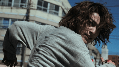 Netflix 《正體 Faceless》原著小說、電視劇與電影解析：8 大劇情與結局的關鍵差異
