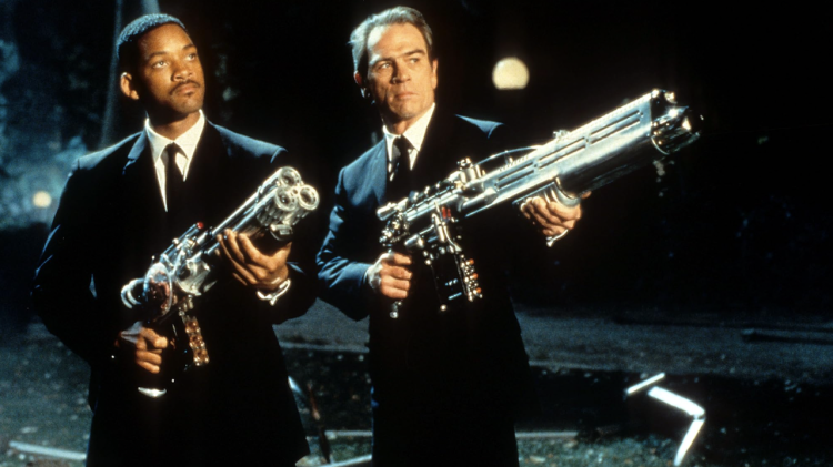洗腦全世界,讓我們無視《MIB 星際戰警》近 30 年來顛覆全宇宙 (一):無所不用其極的政府黑幕,化身冷硬殘酷的黑衣探員首圖 洗腦全世界,讓我們無視《MIB 星際戰警》近 30 年來顛覆全宇宙 (一):無所不用其極的政府黑幕,化身冷硬殘酷的黑衣探員首圖