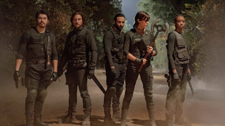 Netflix《不死軍團2》首支預告片發布!鄔瑪舒曼加入卡司陣容,莎莉賽隆打包票:所有觀眾都會很滿意首圖 Netflix《不死軍團2》首支預告片發布!鄔瑪舒曼加入卡司陣容,莎莉賽隆打包票:所有觀眾都會很滿意首圖
