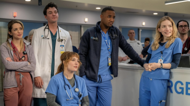 Netflix《心跳一線間》：像是 AI 看完 400 集《實習醫生》後寫出的一部劇，對照痕跡難以忽視
