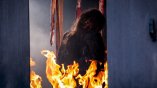 【影評】《鬼聲泣2》：經典「聽呀⋯」不見了，帥男主變身為鬼殺隊？恐怖感少了，動作感多了